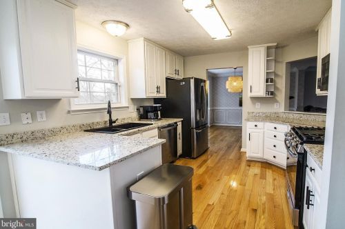 3809 Alberta Dr, Fredericksburg VA  22408-7713 exterior