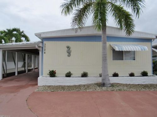 3724 Dewberry Ln, Saint James City FL  33956-2288 exterior