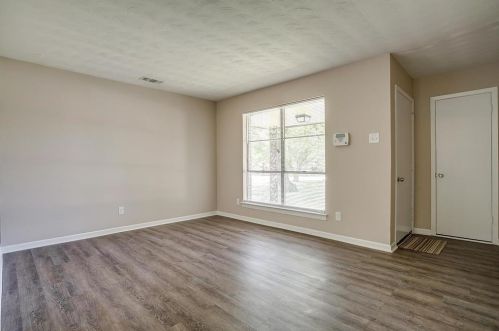 1500 Springcrest Cir, Lancaster, TX 75134-2812