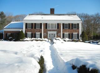 1 Teapot Ln, Smithtown, NY 11787-1897
