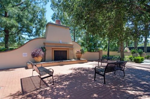 121 Blaze, Irvine CA  92618-1507 exterior