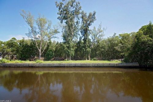 5157 Sandpiper Dr, Saint James City FL  33956-2837 exterior