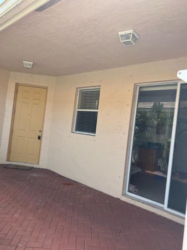 800 Rocky Bayou Ter, Fort Pierce, FL 34986-2068