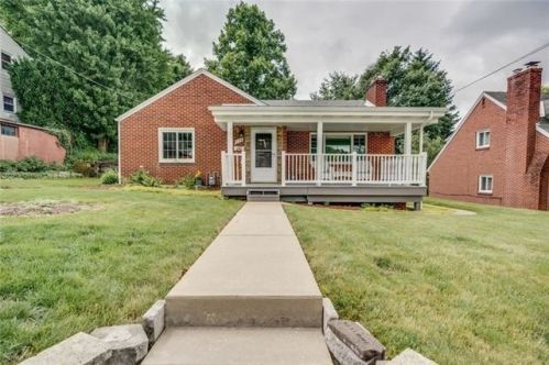 326 Iroquois Dr, New Kensington, PA 15068-2116