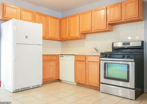 174 Clinton St, East Orange NJ  07018-3040 exterior