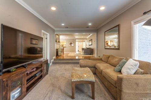 2845 Iroquois Ave, Long Beach CA  90815-1509 exterior