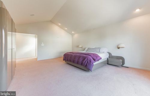 316 Centennial Dr, Blue Bell PA  19422-3219 exterior