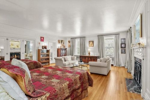 124 Old Battery Rd, Bridgeport CT  06605-3616 exterior