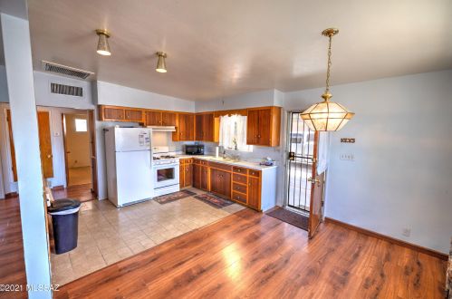 2930 Venice Ave, Tucson, AZ 85712-1623