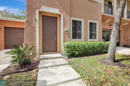 2606 Venetian Dr, Boynton Beach, FL 33426-7474