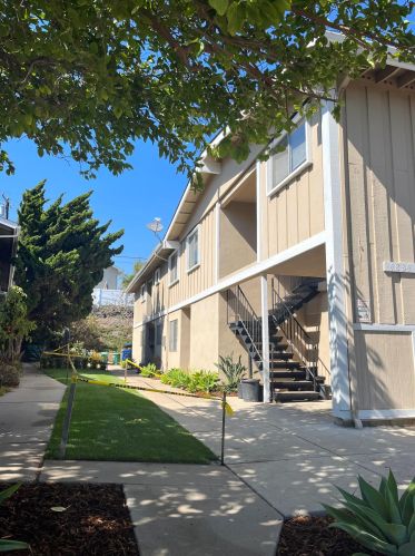 4834 San Gordiano Ave, Santa Barbara, CA 93111-2221