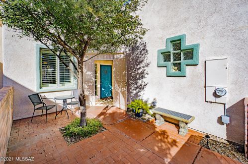 440 Deerwood Ln, Green Valley, AZ 85614-3537