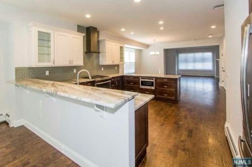 450 4th St, Palisades Park NJ  07650-2314 exterior