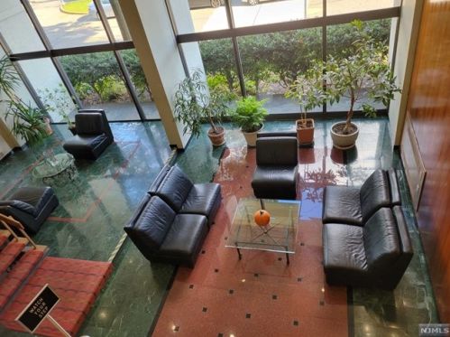 1203 River Rd, Edgewater NJ 07020-1456 exterior