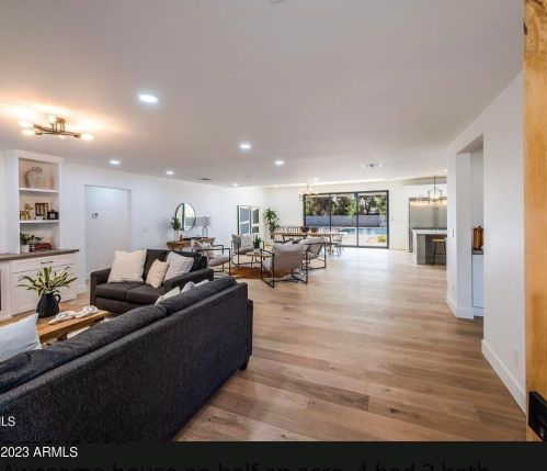 4509 Calle Tuberia, Phoenix, AZ 85018-3821