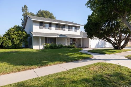 5715 Intervale Dr, Riverside, CA 92506-4008