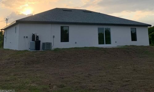2704 61st St, Lehigh Acres, FL 33971-1454
