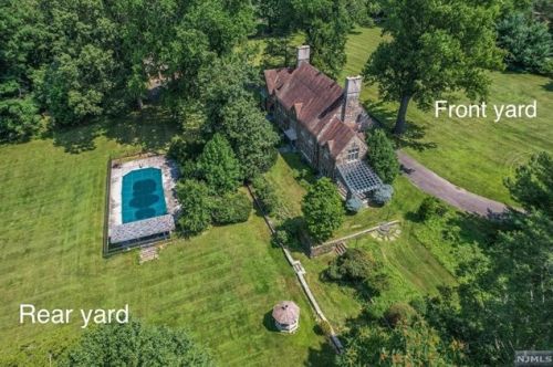 155 Chestnut Ridge Rd, Upper Saddle River, NJ 07458-2803