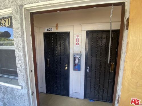 1619 Atlantic Ave, Long Beach CA  90813-2016 exterior