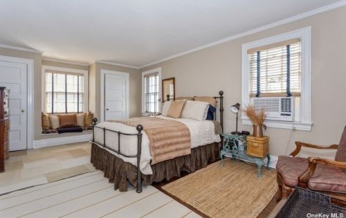 970 Allen Ln, Woodsburgh NY  11598-1705 exterior