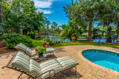 3540 Henrietta Hartford Rd, Mount Pleasant SC  29466-7003 exterior