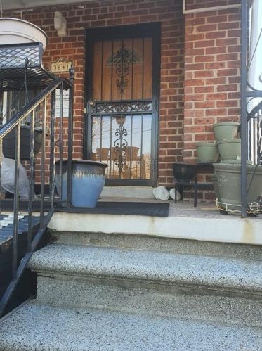 3641 Laconia Ave, Bronx NY  10469-1437 exterior