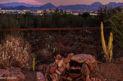7116 Cathedral Rock Pl, Tucson, AZ 85718-1395