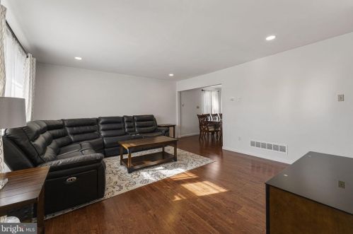 21 Clamer Ave, Collegeville PA  19426-2303 exterior