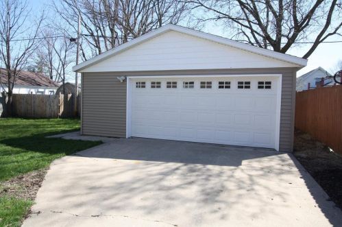 1613 Bluff St, Beloit WI  53511-3410 exterior