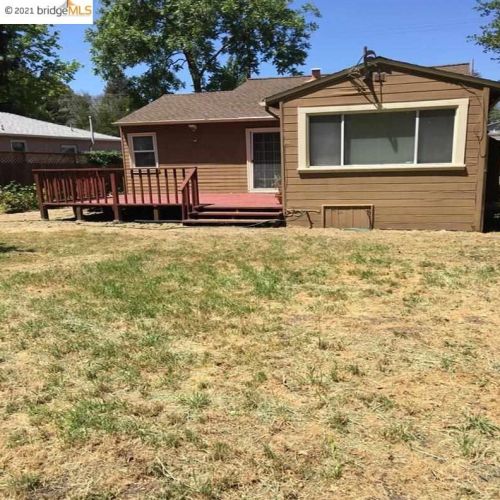 3906 Delmont Ave, Oakland, CA 94605-2233