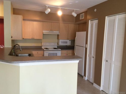 811 Villa Cir, Boynton Beach, FL 33435-8917