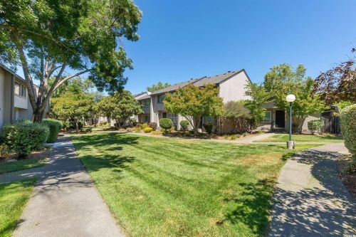 376 Harvest Ln, Santa Rosa CA  95401-9064 exterior