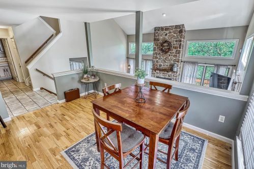 1015 Country Club Rd, Camp Hill PA  17011-1049 exterior