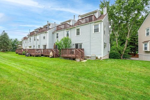 27 Cadogan Way, Nashua NH 03062-2286 exterior