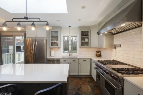 1364 Graymill Dr, Scotch Plains NJ  07076-4725 exterior