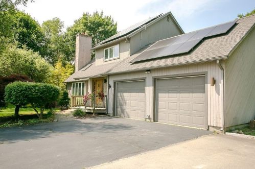 95 Exeter Rd, North Kingstown RI  02852-6401 exterior