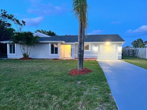 205 Whitmore Dr, Fort Pierce, FL 34984-3704