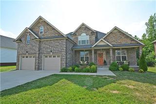 1068 Willow Cir, Clarksville, TN 37043-6854
