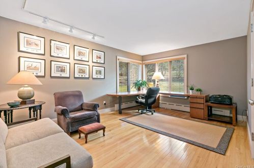 10 Grace Ln, Crotonville NY  10562-2111 exterior