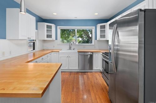 3586 Elsinore Pl, San Diego, CA 92117-4509