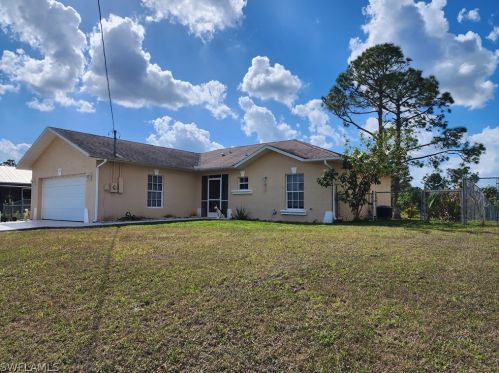 918 Mary Ave, Lehigh Acres, FL 33974-2624