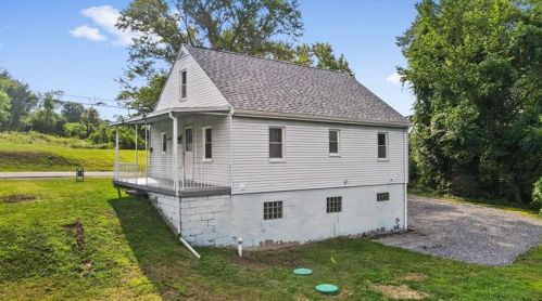 136 Harold St, New Brighton, PA 15066-3689