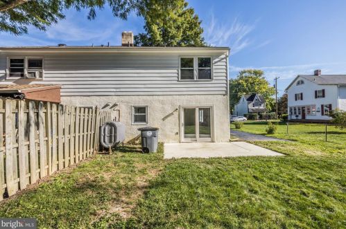 415 Jefferson Ave, Downingtown PA 19335-3025 exterior