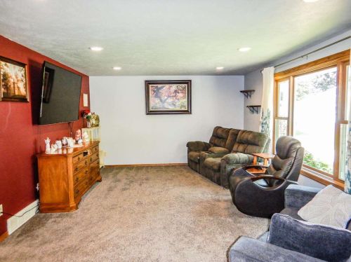 951 Hilly Haven Ct, Green Bay, WI 54311-5446