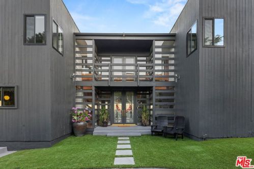 21629 Saddle Peak Rd, Topanga CA  90290-3415 exterior