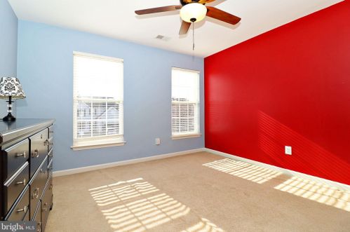 164 Pebble Beach Dr, Charles Town WV  25414-4074 exterior