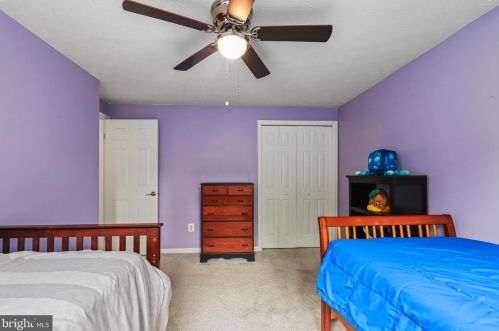 1426 Cellar Crk Way, Herndon VA  20170-2805 exterior