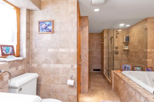 2111 Skipper Ct, North Bellmore NY  11710-3011 exterior