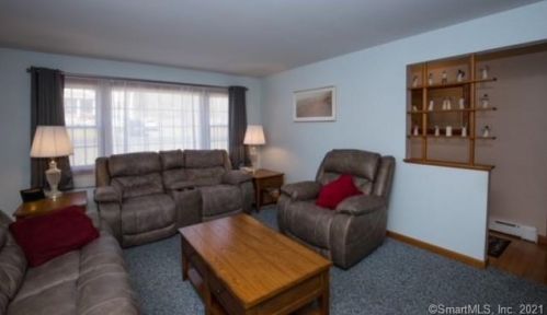 25 Fritz Pl, Wallingford CT 06492-1604 exterior