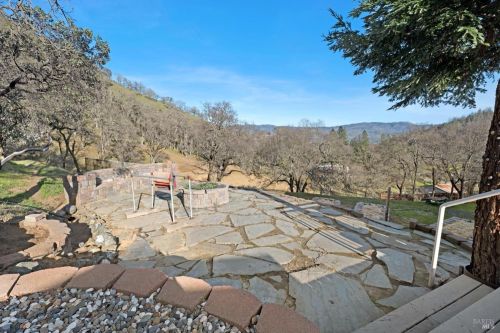 750 Boonville Rd, Ukiah CA  95482-9399 exterior